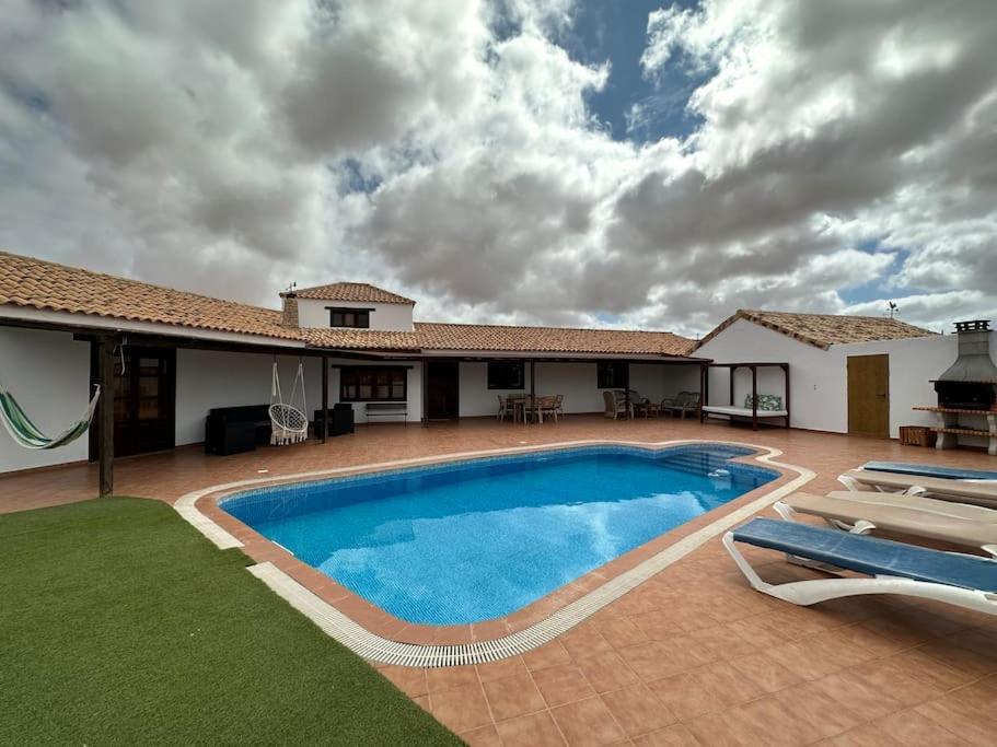 Villa With Pool In The Centre Of Fuerteventura アンティグア エクステリア 写真