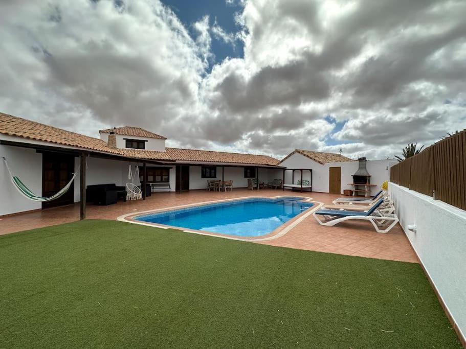 Villa With Pool In The Centre Of Fuerteventura アンティグア エクステリア 写真